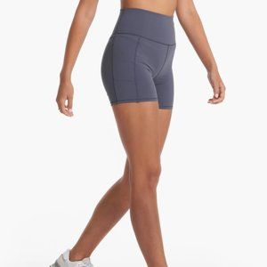 Vuori Studio Pocket Short